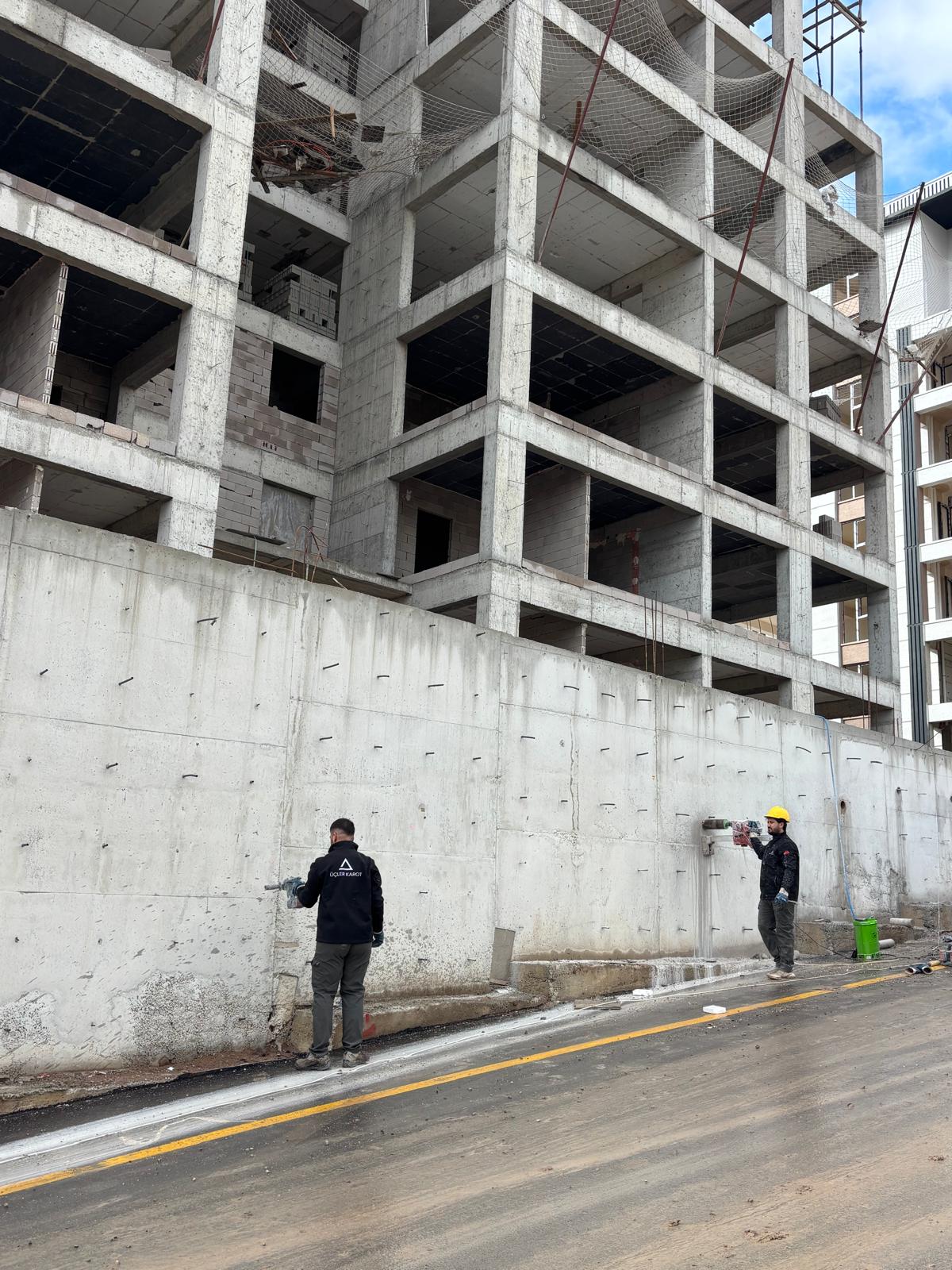 ÜÇLER KAROT SAHADA İŞ BAŞINDA